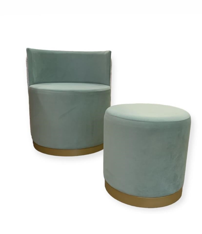 CONJUNTO DE POLTRONA COM PUFF AVELUDADO VERDE ÁGUA