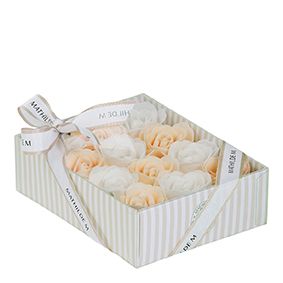 Caixa com 12 rosas em folhas de sabonete branco e nude - Perfume Rose